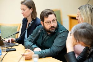 Susirėmė dėl priemokų: ponai mieli, nežinote, ką darote