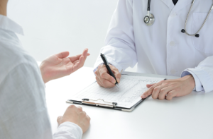 Sveikatos priežiūros paslaugos: kodėl tenka mokėti iš savo kišenės?